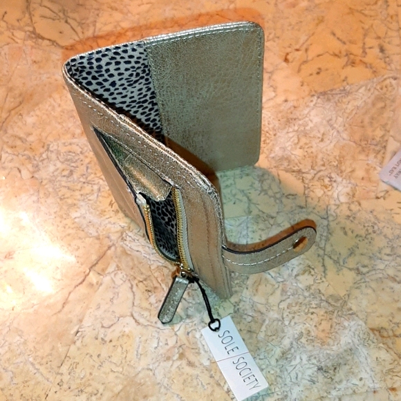 SOLE/SOCIETY METALLIC GOLD PASSPORT HOLDER - Picture 6 of 8